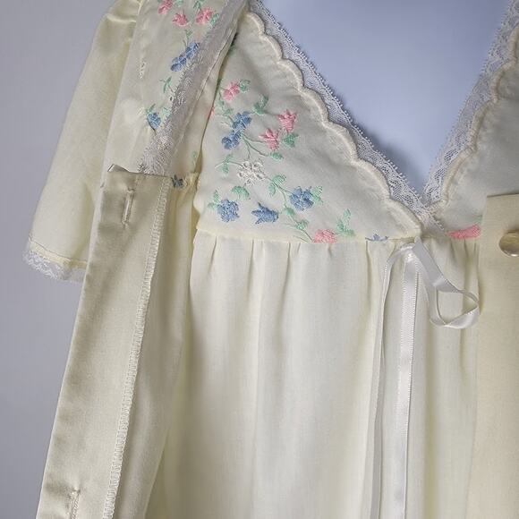 Vintage Lorraine Nightgown Robe Set Small Yellow Floral Embroidered Lace USA - Picture 4 of 10